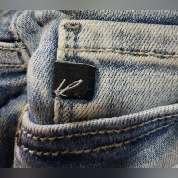 KanCan - Distressed, Frayed Ankle Jeans - Size 7/27 - Light Wash - Picture 9 of 11